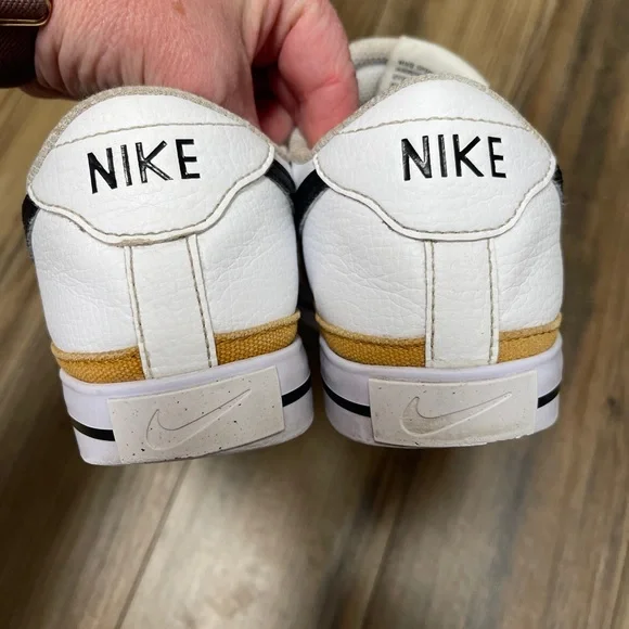 Nike court White and Gray Athletic Shoes lady size 9 - Picture 8 of 8